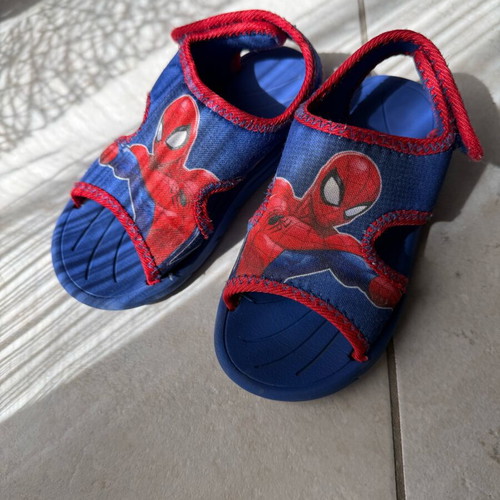 Marvel Spider-Man kids sandals size 25-26 like new
