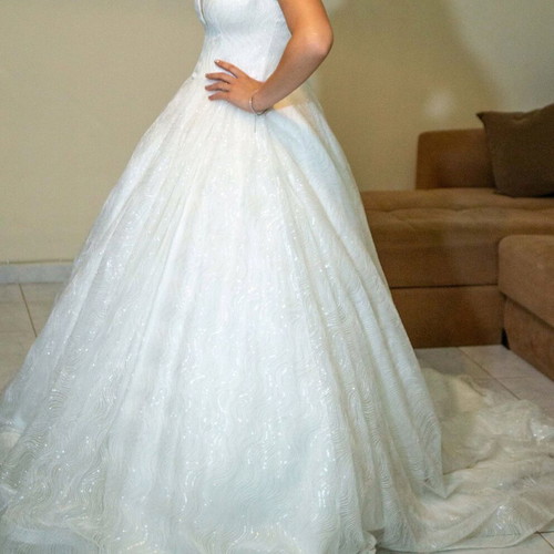 Princess wedding dress white like new with corset and long train