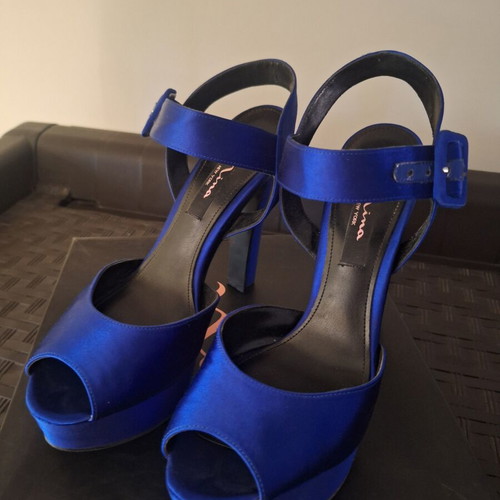 Mia platform sandals like new, blue