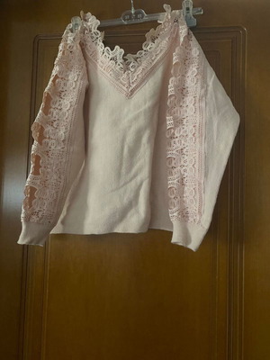 Pink pullover with lace used