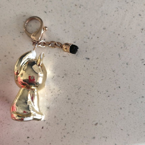 Keychain gold used with wear on the head