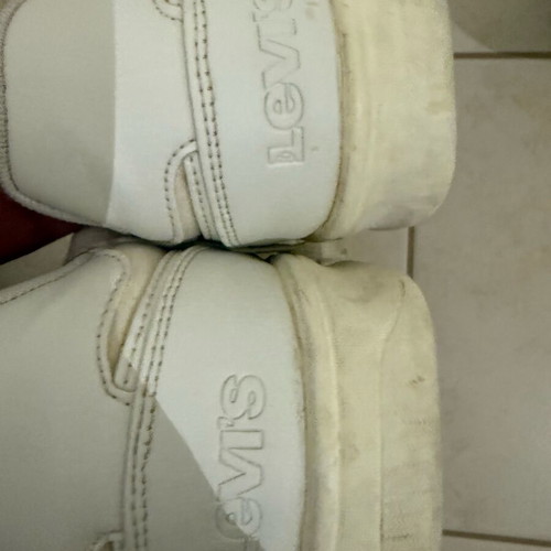 Levi’s men's athletic shoes used, size 44.5, white