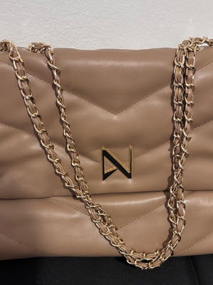 Nolah shoulder bag beige like new, leatherette