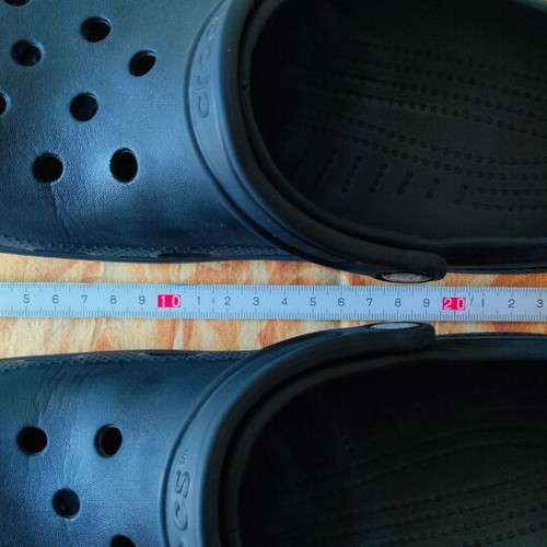 Crocs Classic Clog Navy size M8 W10 EU 41-42 like new