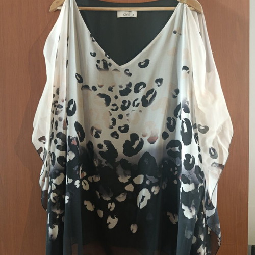 Dina blouse butterfly style black and beige like new, XXL