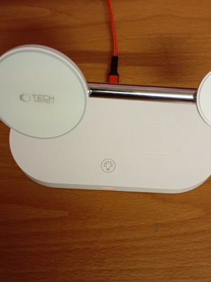 Tech Protect 3-in-1 wireless charger with light