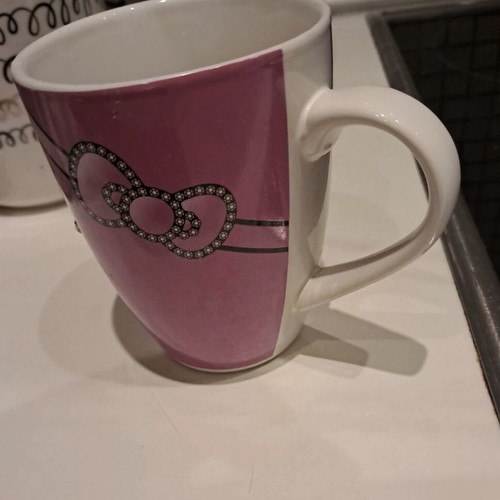 Hello Kitty mug like new
