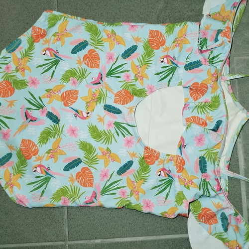 Girls' one-piece swimsuit used, size 10-11 years, colorful