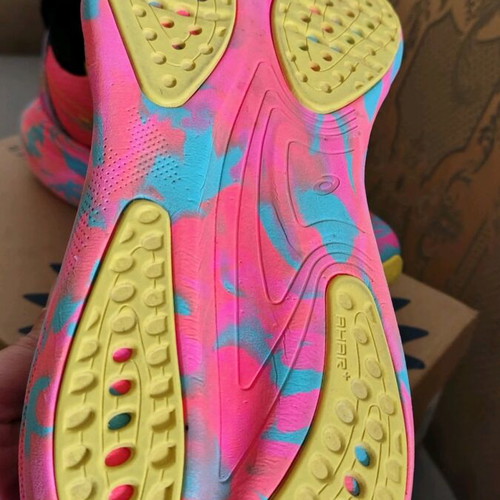 Asics Nimbus 25 athletic shoes like new, multicolor size 43.5