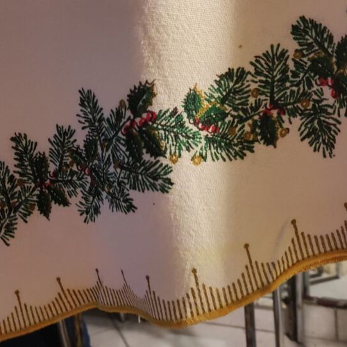 Tablecloth with 4 napkins used, Christmas set