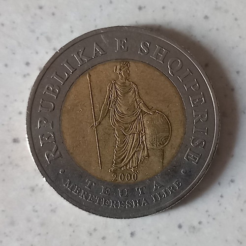 Albania 100 Leke 2000 used