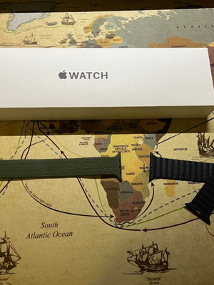 Apple Watch SE gen 2 (44mm) σαν καινούργιο με 3 εφεδρικά λουράκια και προστατευτικό τζαμάκι