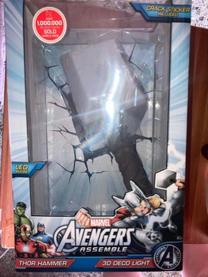 Φωτιστικό τοίχου Avengers Thor's Hammer καινούργιο με 3D Led Light