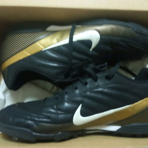 Nike Park TF used athletic shoes size 44.5 in very good condition