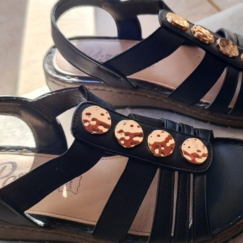 Parex leather summer sandals for girls size 36 like new, black with gold circles