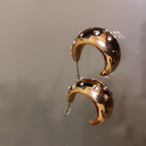 Gold earrings with rhinestones new