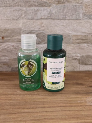 The Body Shop душ гел и крем за душ като нов, комплект от 2