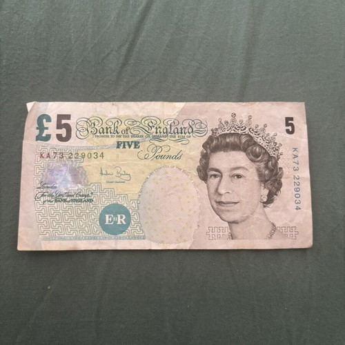 5 British Pounds banknote