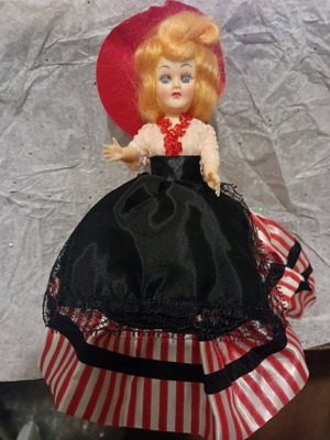 AR doll France new from Dolls of the World