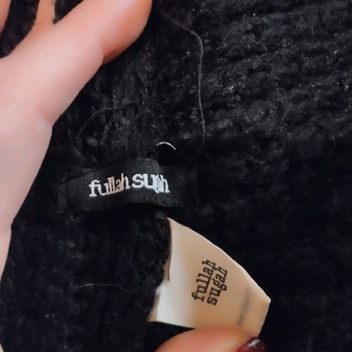 Fullah Sugah knitted poncho like new, black