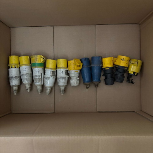 Industrial plugs 16A used, pack of 11 single-phase