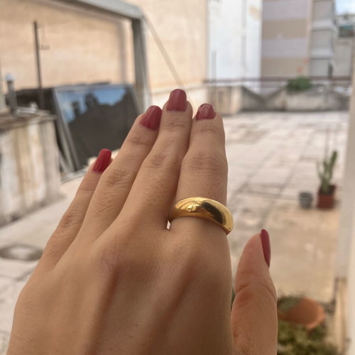 Gold ring used, simple and impressive