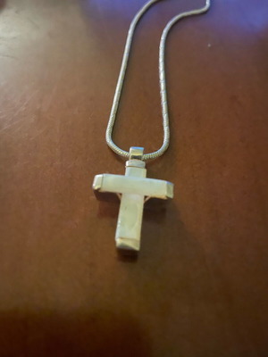 Ασημένιος σταυρός με αλυσίδα σαν καινούργιος, πολύ κομψός, αφόρετος