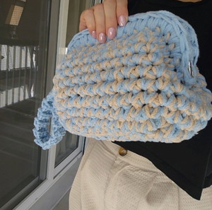 Χειροποίητη πλεκτή τσάντα clutch