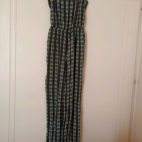 H&M one-piece jumpsuit new, size small