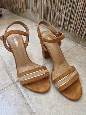 Suede sandals camel size 38 with thick 9 cm heel like new