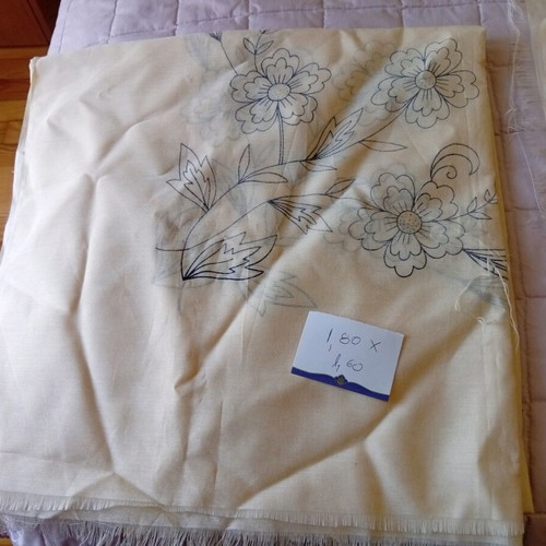 Tsevrede table linens new with lace and half-embroidered designs