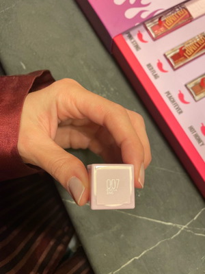 Maybeline lip gloss new
