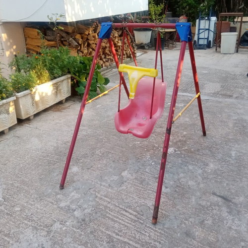 Lazarid outdoor swing with metal frame and plastic seat