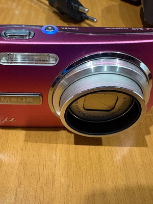 Olympus μ840E ψηφιακή μηχανή μεταχειρισμένη με μπαταρία, φορτιστή και θήκη