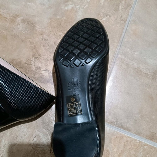 Leather pumps new black size 41 with anatomical heel