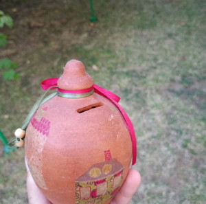 Глинен касичка