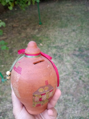 Глинен касичка