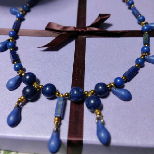 Necklace with lapis lazuli and gold hematite like new