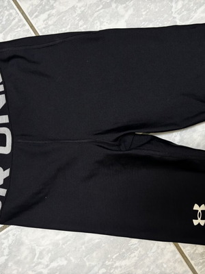 Under Armour women's shorts like new, black