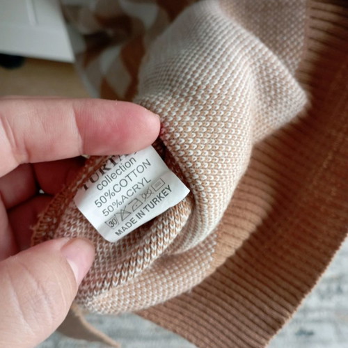 Knitted blouse used, one size
