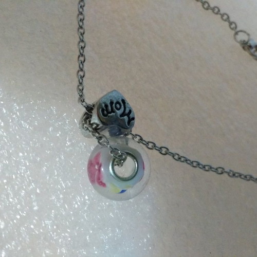 Mom Pendant Necklace with Murano Glass Bead like new
