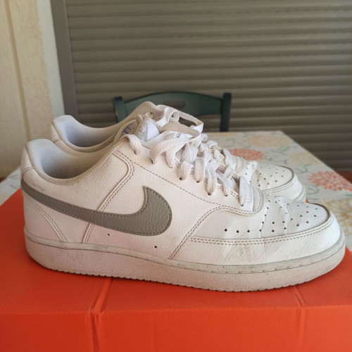 Nike sneakers size 42 used, white with grey logo