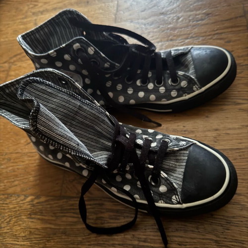 Converse All-Star High Top Shoes like new, black and grey dotted