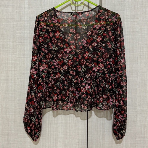 Stradivarius floral cropped blouse size Small like new