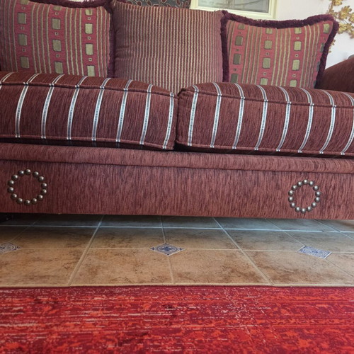 Set of two sofas 2-seater and 3-seater, burgundy color, like new