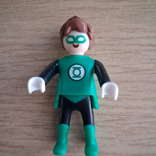 Playmobile Kinder pack of 5 with Batman, Catwoman, Green Lantern new