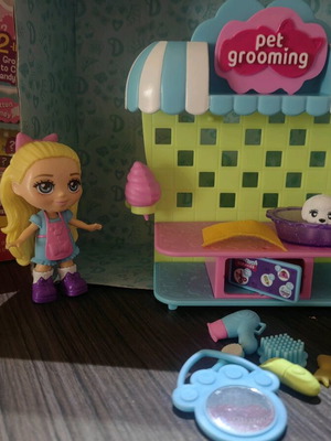 Love, Diana Fashion Fabulous! 2-in-1 Playset used toy set