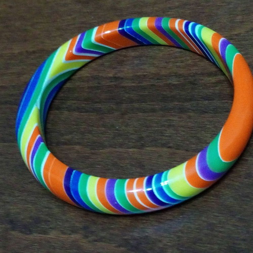 Set of 7 used neon rainbow resin bracelets 70s style