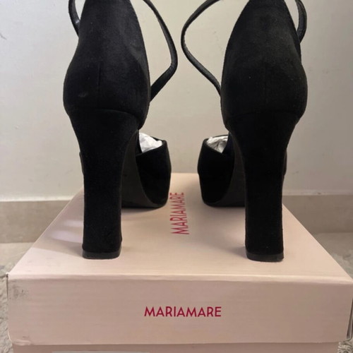Black platform pumps like new, size 39, 11cm heel