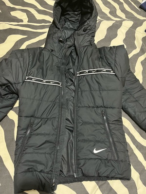 Nike puffer jacket new, size XS